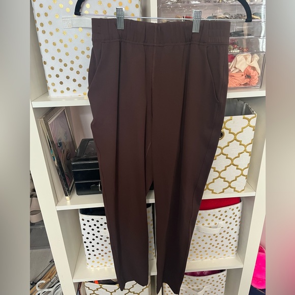 Aritzia pants brown joggers - Picture 1 of 3